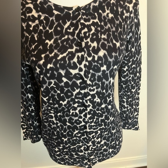 ⭐️ LOFT Black and white cardigan- size medium - Picture 3 of 8